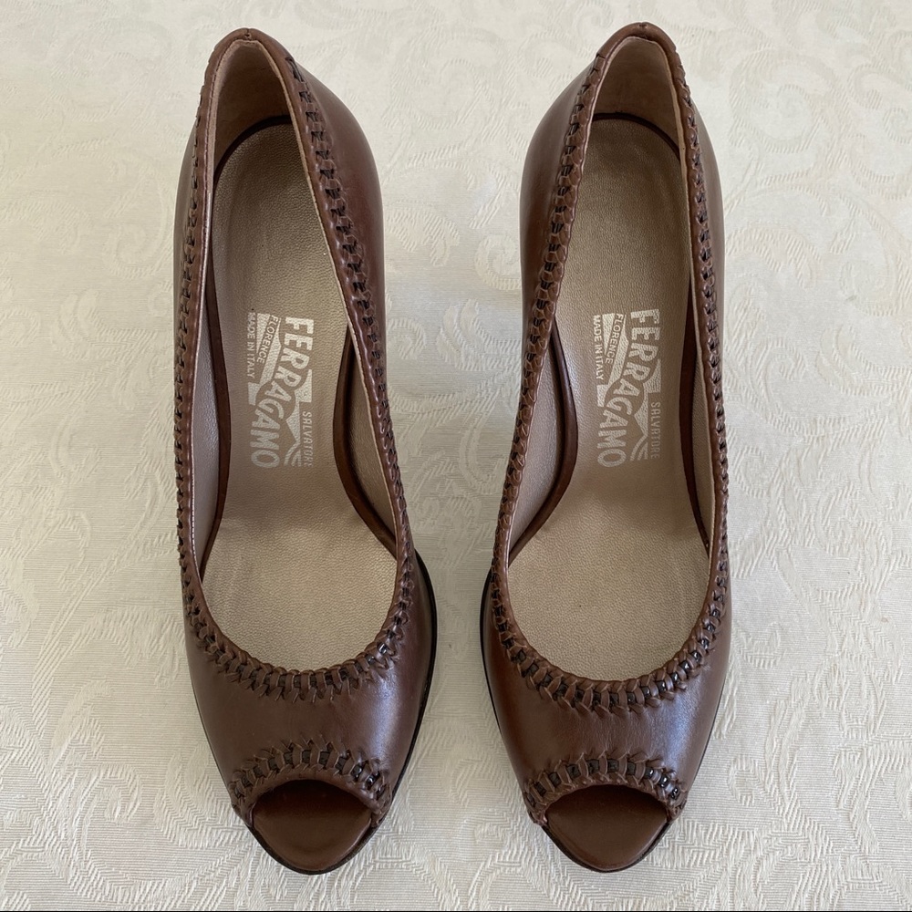 salvatore ferragamo whipstitch peep toe pumps